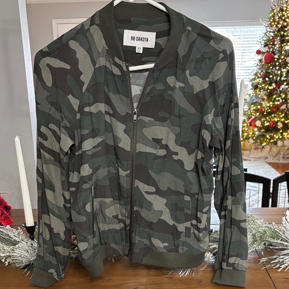 BB Dakota Green Camo Zip-Up Jacket